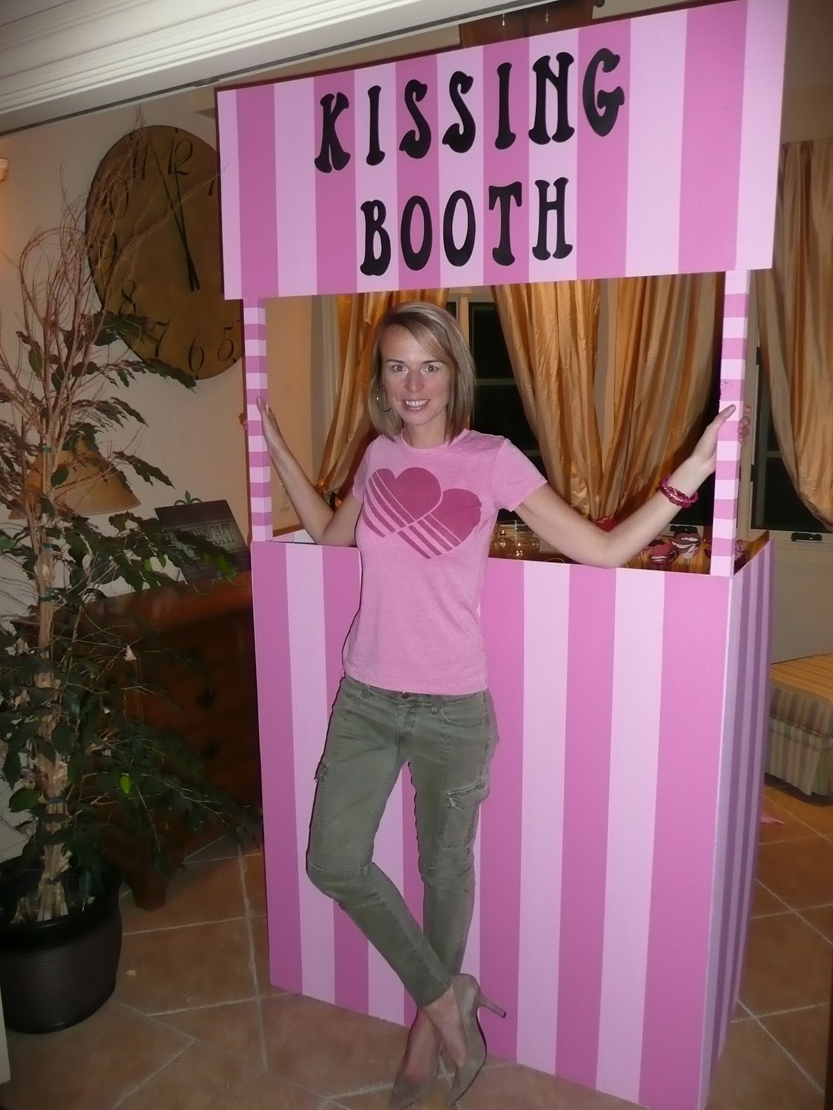 kissing booth for free